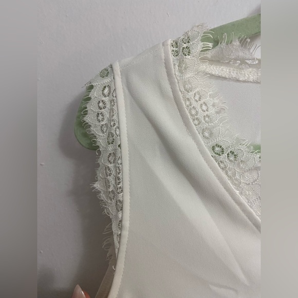 White Lace Detail Tank Top - Picture 3 of 4